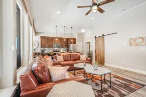 Unbeatable Canyon Views 3BR Home with Hot Tub - Image 4
