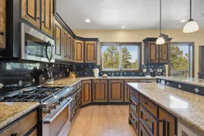 Spacious Zion Escape | Hot Tub, EV Charger & Deck - Image 3