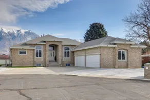 Game Room & Playground! Huge Family Home in Orem - Image 3