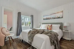 Drum Cottage | Sleeps 7 | Fenced Backyard with BBQ - Image 4