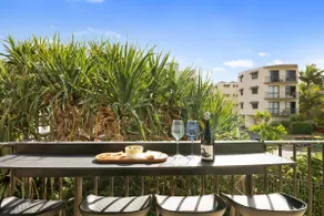 Shanana Kings Beach Escape - Image 2