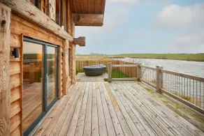 Host & Stay - Cabin on the Loch - Image 2