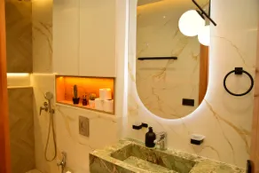 Stylish & Cozy Apartment with Modern Design - Image 2