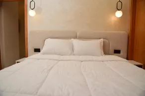 Stylish & Cozy Apartment with Modern Design - Image 3
