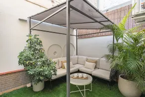 Charming Apartment with Terrace in Sants - Image 2
