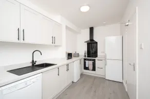 Vacant Nests | Unique 4BR home | The Muirhouse - Image 4