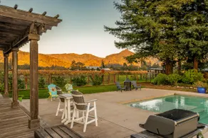 Sugarloaf View Farmhouse - Image 3