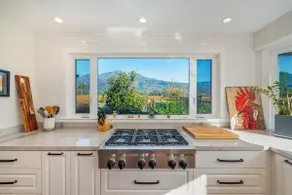 Sugarloaf View Farmhouse - Image 4