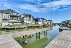 Lake Conroe Oasis: Chef's Kitchen & Boat Dock - Image 5