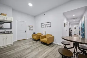 Bunkhouse on the Square-Pet Friendly! - Image 2