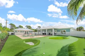 Diamond Sands Epic Mini Golf Guest House - Image 2