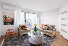 Modern 3 Bedroom Townhouse in Brunswick - Image 5