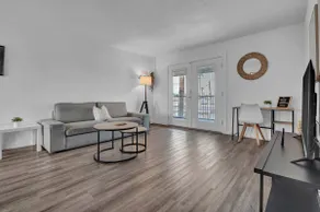 2 King Beds Covered Parking Walkable - Image 3