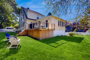 Bees Knees House | Walkable Coastal Retreat - Image 2