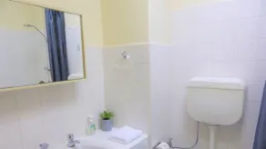 Queen St Apartment - Image 5