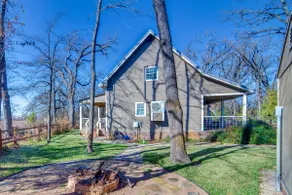 Anglers' Haven! Cedar Creek Reservoir Getaway - Image 3