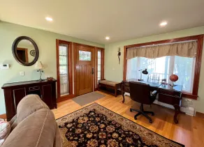 Pristine 3 Bedroom, Walk-to Gt Barrington Center! - Image 3