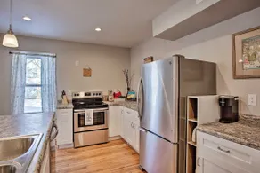 Cozy East Side Retreat, Walk to UW-Stout/ Downtown - Image 2