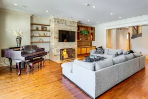 1 Mi to Metra: Estate w/ Theater, Game Room & More - Image 3