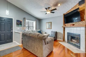 Castlerea Casa Columbus Home w/ Deck & Yard - Image 4