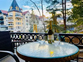 Lover's Landing | Walk to Gondola | Rooftop Hot Tu - Image 2