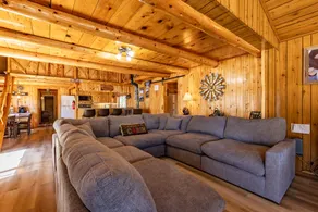 The Happy Place Cabin - Image 2