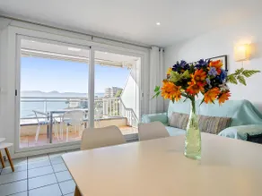 Apartment with sea views only 6km Port Aventura - Image 3