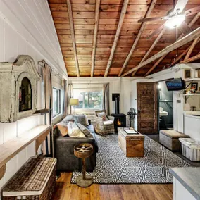 The Evergreen Nest| Romantic Coastal Escape - Image 2