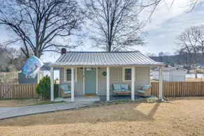 Waterfront Cottage at Cedar Pines Lake - Image 3