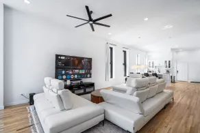 Home in Bucktown | Park for Free | Walk to Train - Image 2