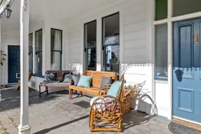 The Professor's Beach House - Brighton Home - Image 3