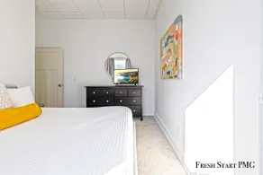 Downtown City View Loft w/ Balcony, Walk to Shops - Image 3