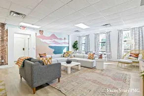 Downtown City View Loft w/ Balcony, Walk to Shops - Image 2