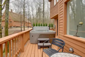 Private Hot Tub & Deck: North Conway Retreat - Image 3