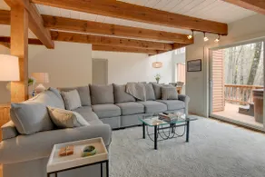 Private Hot Tub & Deck: North Conway Retreat - Image 4
