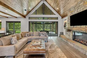 Lakefront Estate on 26 Acres: Hot Tub & Games - Image 4