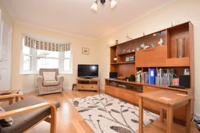 Birch End, Midhurst - Image 3