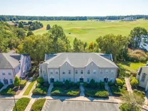 Large 3BR Private Condo Pool Tennis Great Location - Image 2