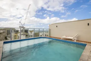 Apartment in Palm Beach - Image 5