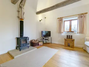 Old Root House, Lavant -  a barn conversion that sleeps 6 guests  in 3 bedrooms - Image 4