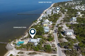 Gulf-front home with infinity pool, AC, kayaks, & - Image 3
