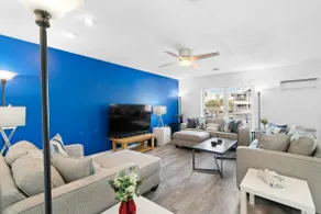 Spacious home, dog friendly, WiFi, & central AC - - Image 4