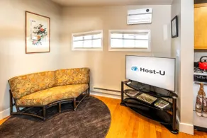 Sunny Bernal Heights Casita with Private Entrance - Image 4