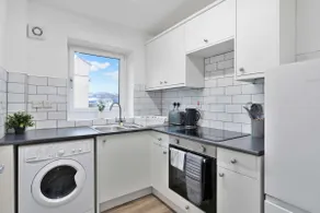 West End Glasgow Apartment with Fast WiFi - Walk to Subway - Image 5