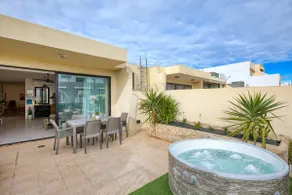 Elegant apartment, large sun terrace, hot tub Smas - Image 2