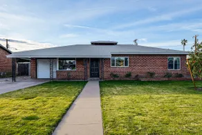Shop, Swim & Explore: Updated Phoenix Home! - Image 3