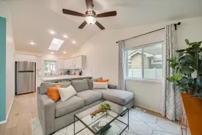 Charming Sunset Park Stay Near Parks & Greenbelt - Image 5