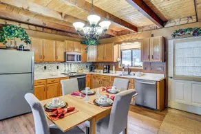 Poconos Retreat in The Hideout Lake Community! - Image 5