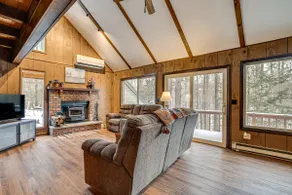 Poconos Retreat in The Hideout Lake Community! - Image 4