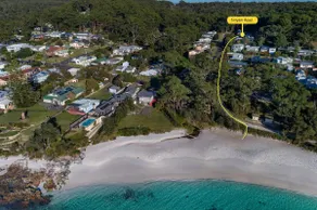 Sandlines at Hyams Beach - Image 2
